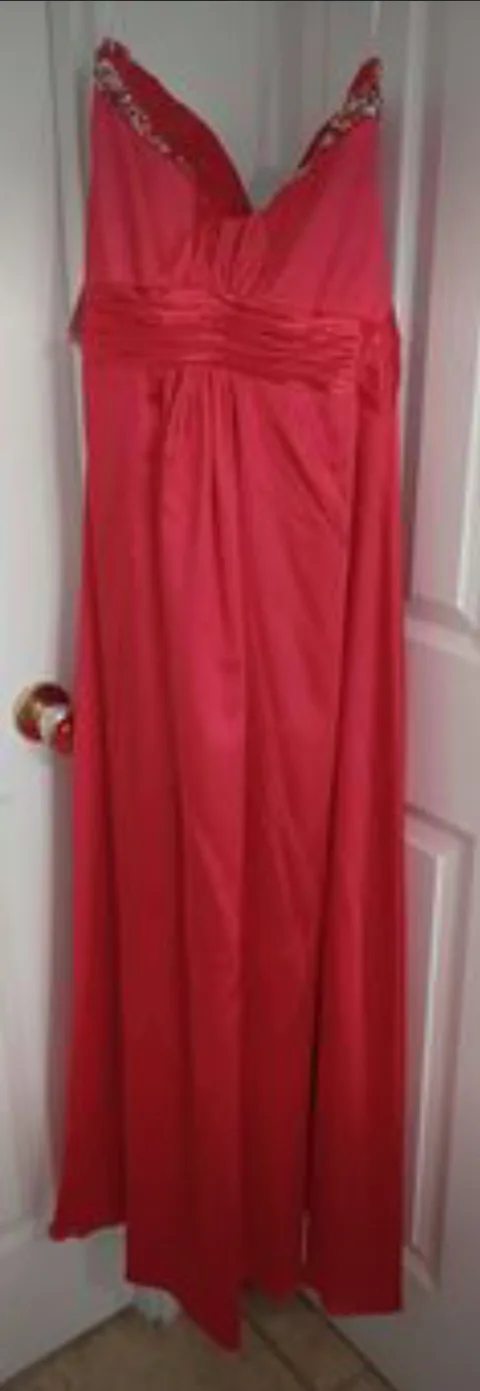 Red Strapless Floor Length Dress image indicator(2)
