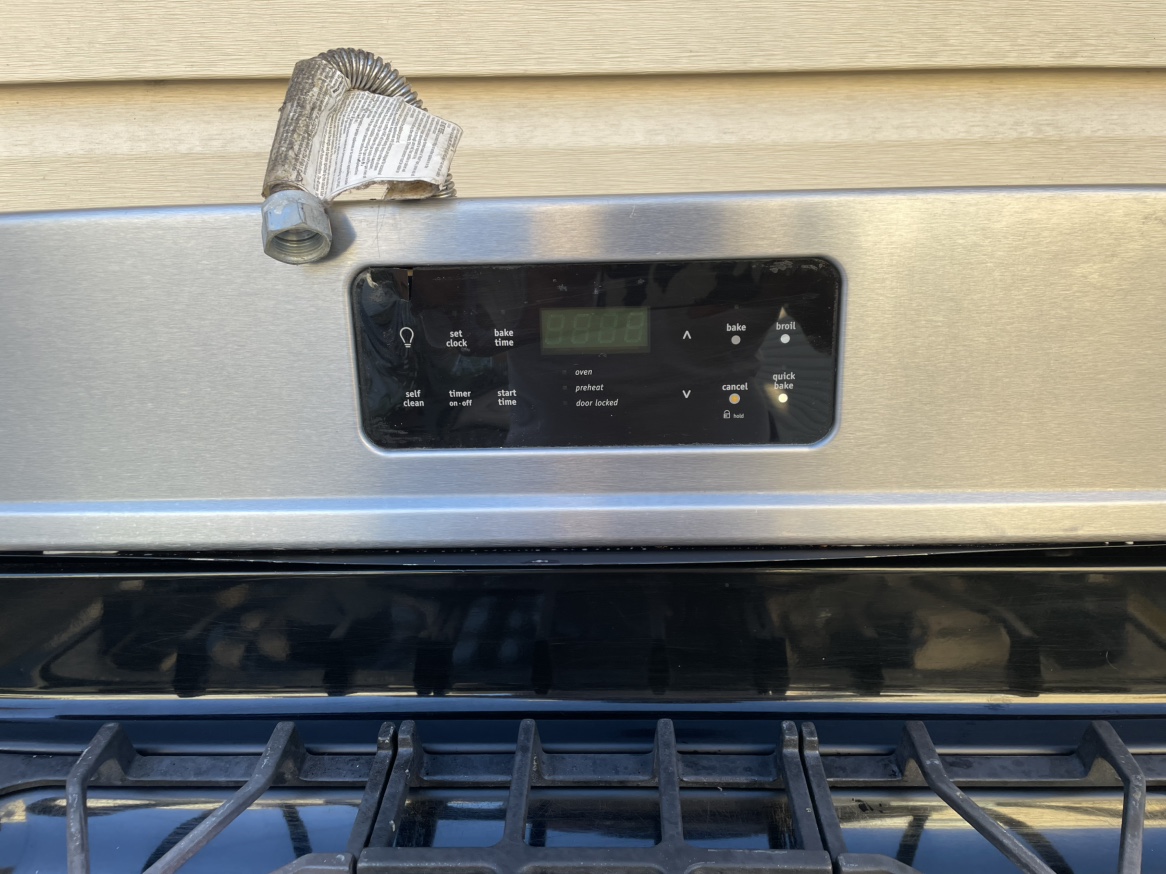 Frigidaire Gas Range Model no. fggf3035rfa - photo 3
