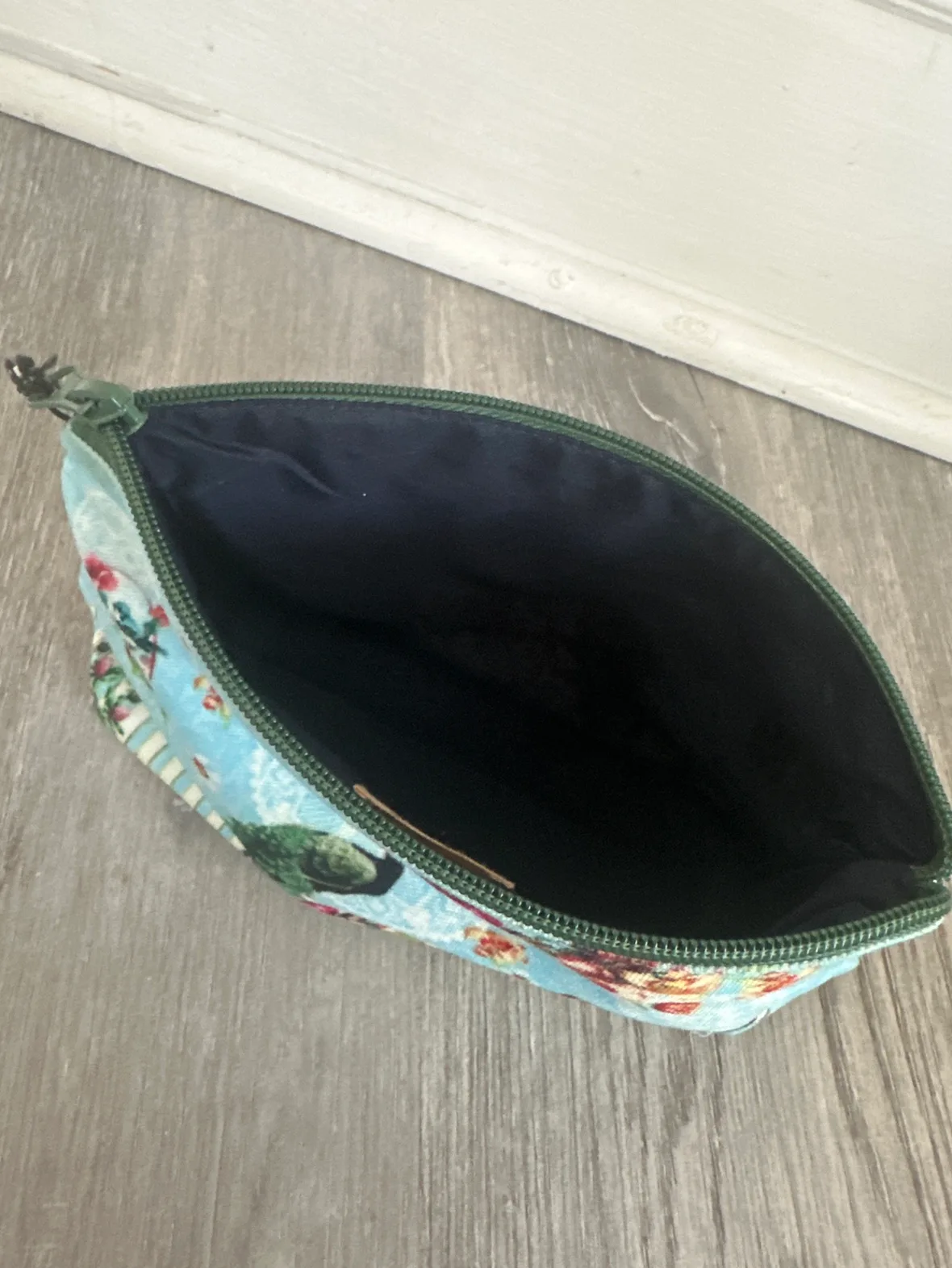 Peacock Makeup Bag image indicator(2)