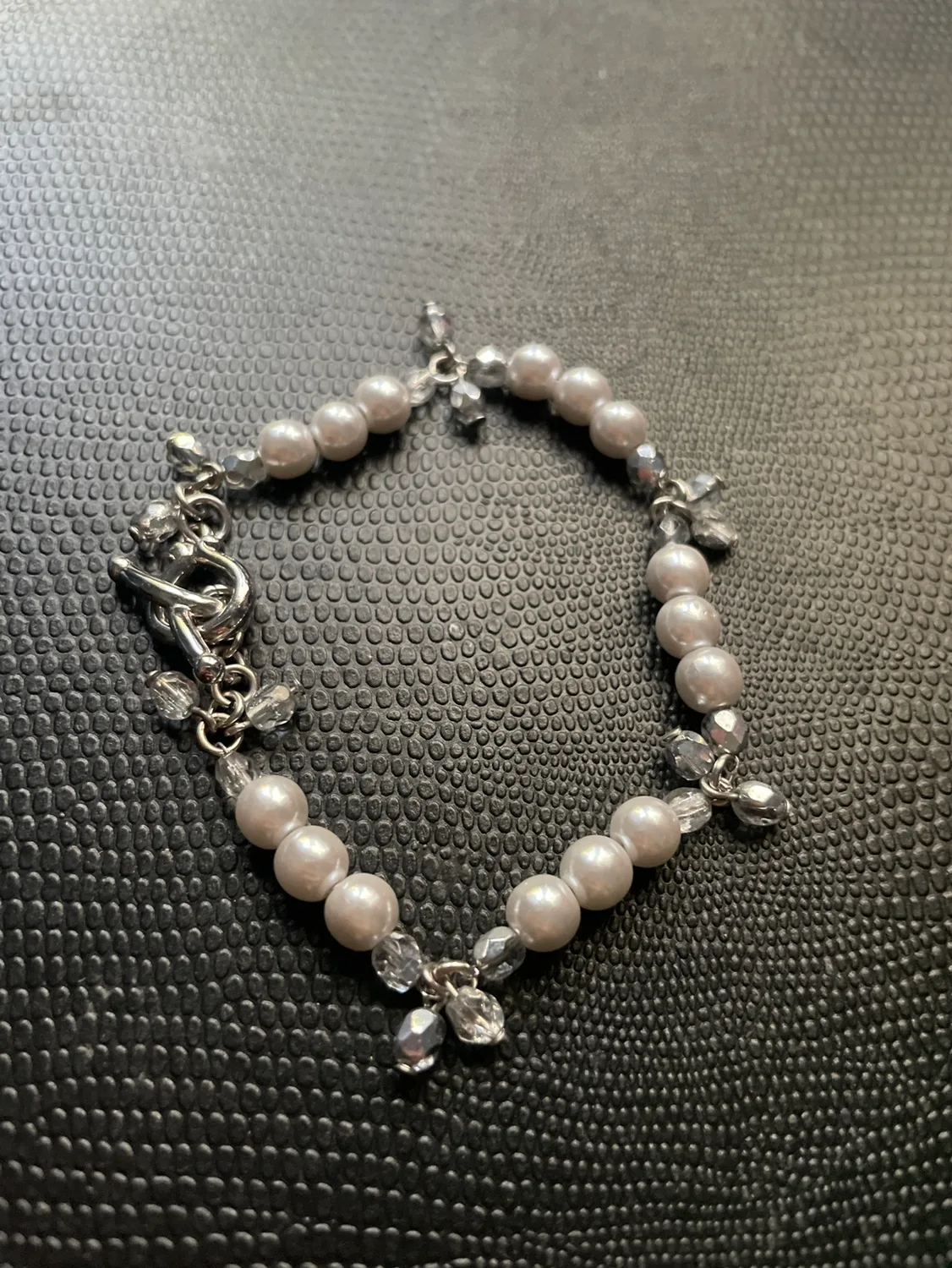 Pearl and Crystal Bracelet image indicator(2)