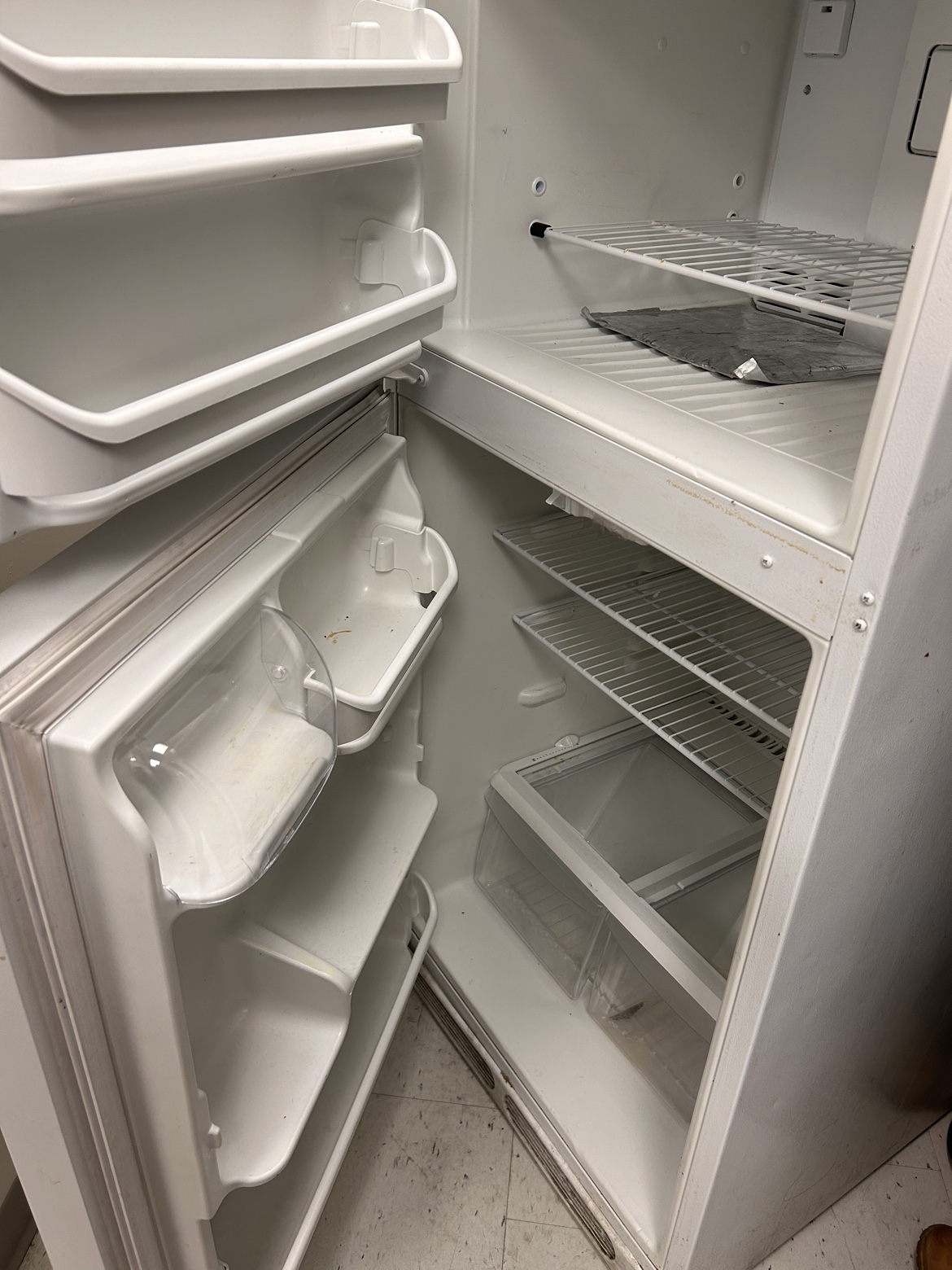 Fridge - photo 2