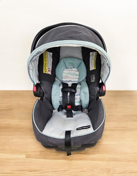 Graco Infant Car Seat w/ Base