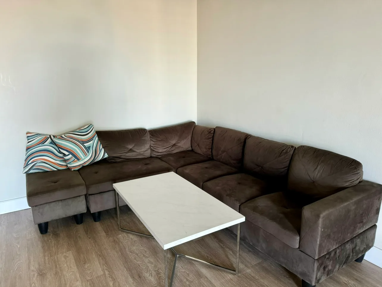 Brown Sectional Sofa image indicator(2)