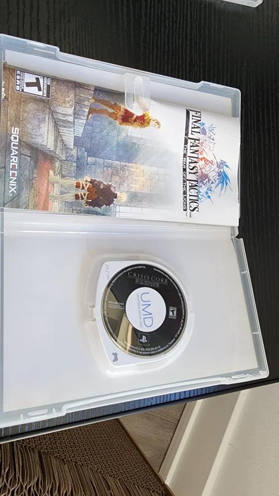 2 PSP games - God of War and FF Crisis Core image indicator(3)