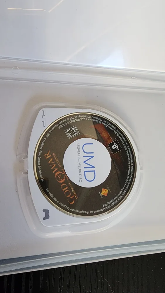 2 PSP games - God of War and FF Crisis Core image indicator(4)