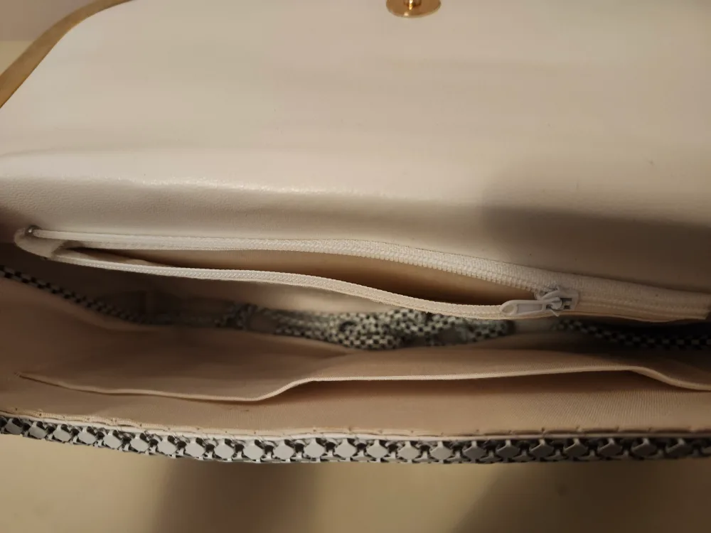 White Mesh Chain Evening Bag image indicator(5)