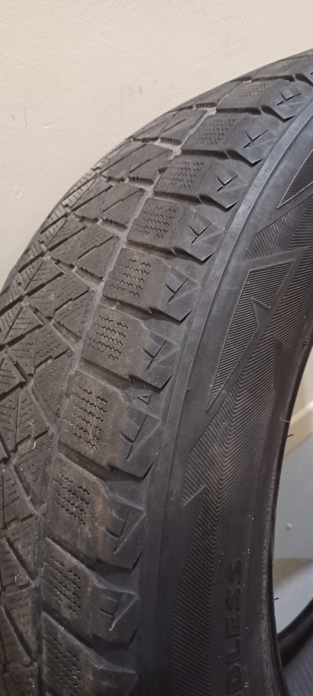 Bridgestone Blizzak WS80 235/60R18 107S Winter Tires - photo 3