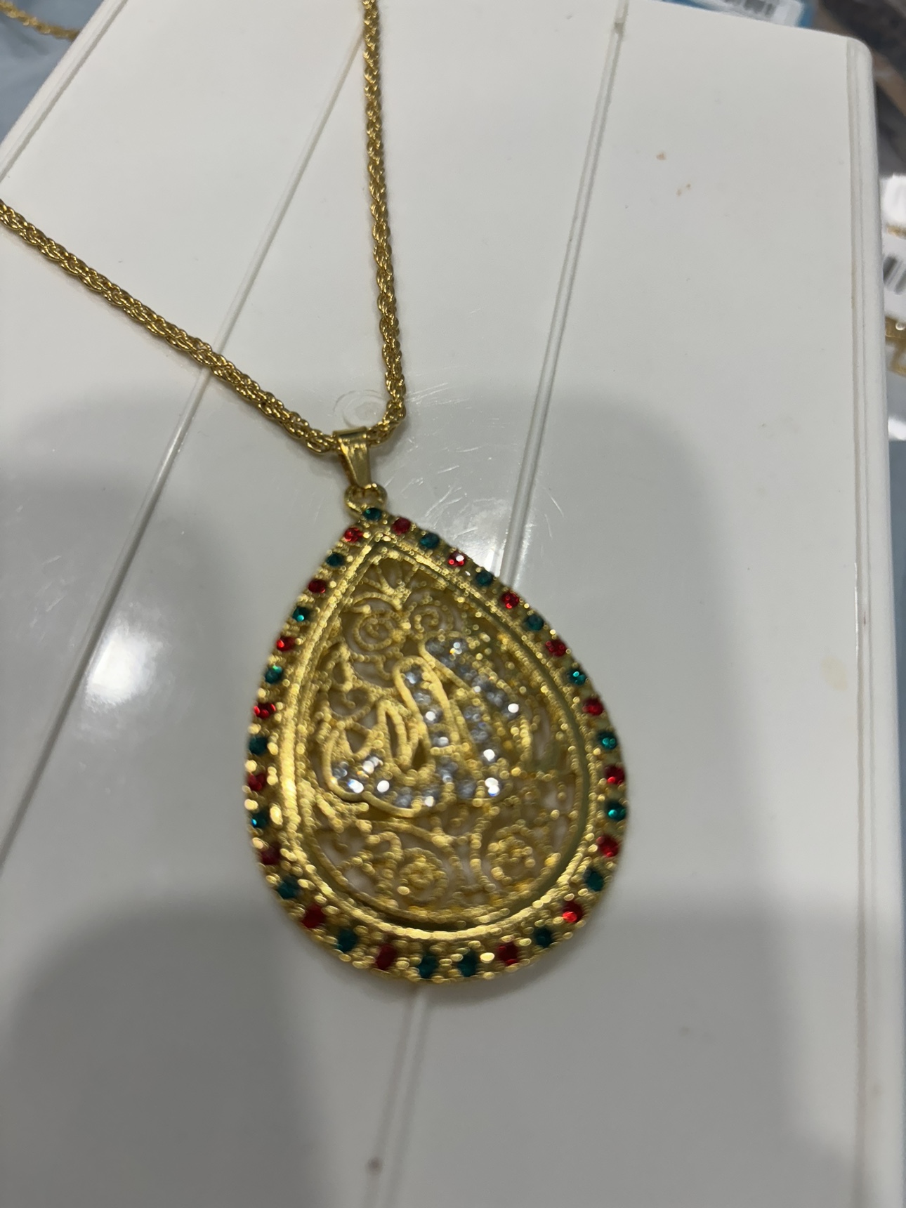 Gold Chain Necklace with Pendant