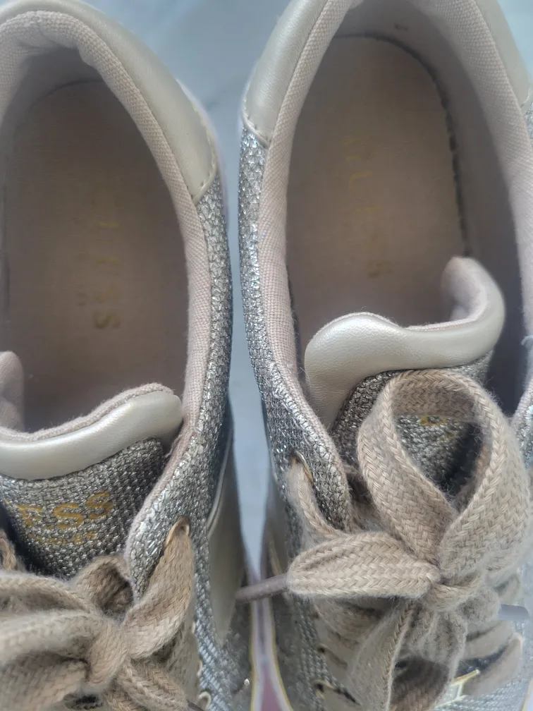 Guess Gold Glitter Sneakers image indicator(5)
