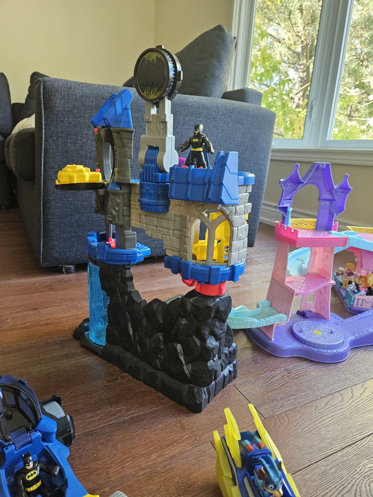 Large Toy Lot - photo 3