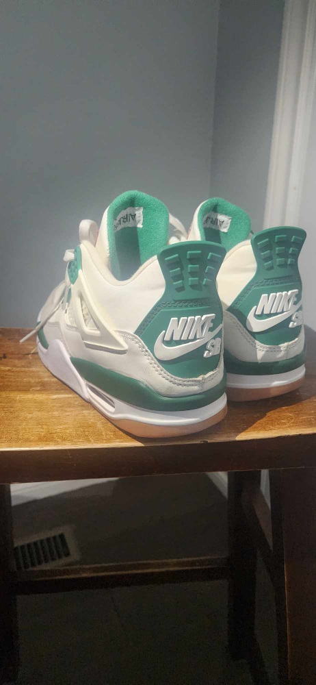 Air Jordan 4 Retro "Pine Green" - photo 3