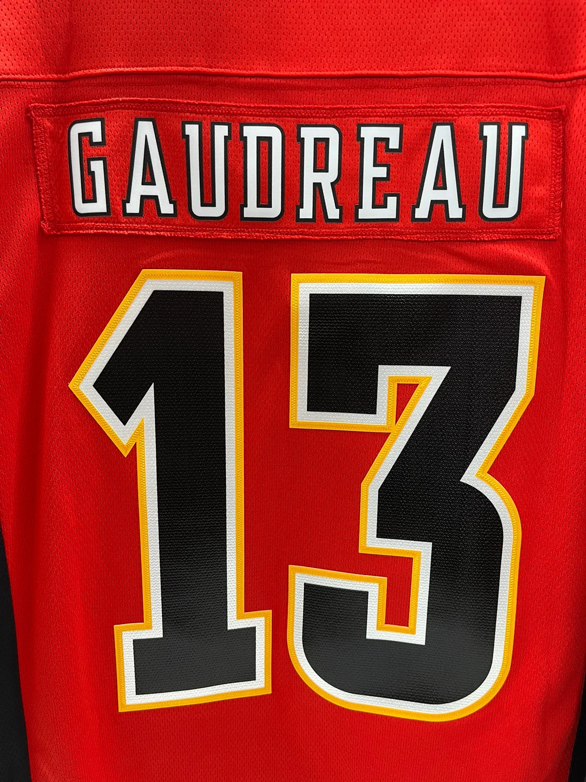 Calgary Flames Gaudreau Hockey Jersey Large Women image indicator(5)