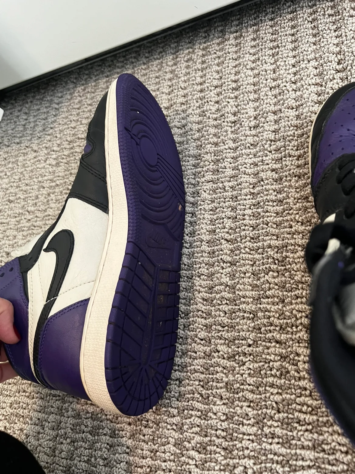 Air Jordan 1 Retro High OG 'Court Purple' thumbnail