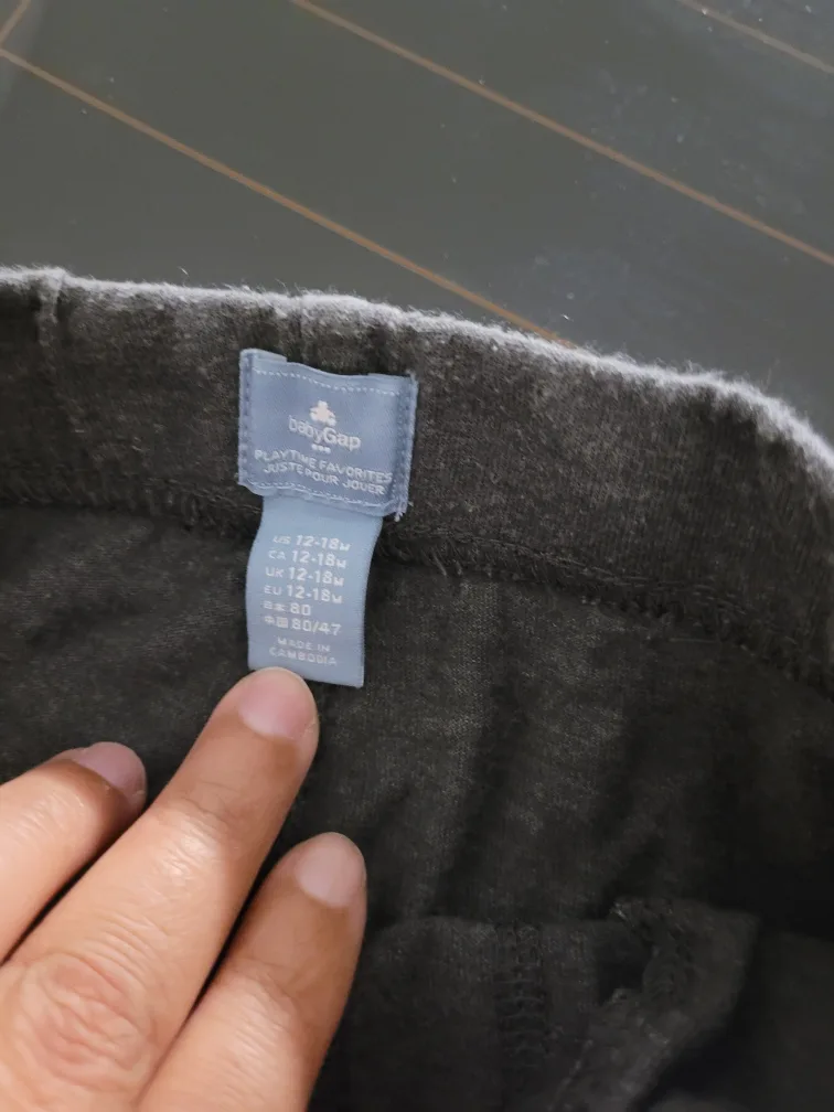 Baby Gap Grey Shorts Size 12-18 Months image indicator(3)