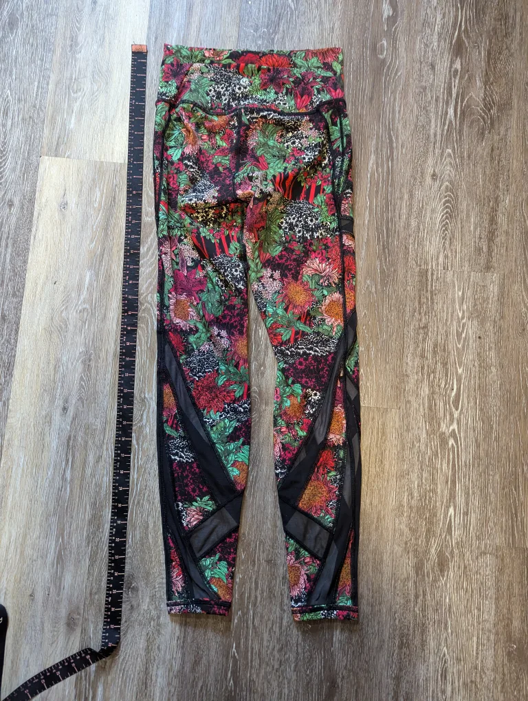 Lululemon Leggings - Size 6 image indicator(4)
