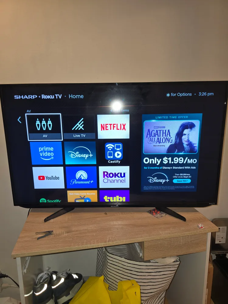 📺 SHARP Roku TV 43" + Desk + ROUILLARD Black Office Chair image indicator(2)