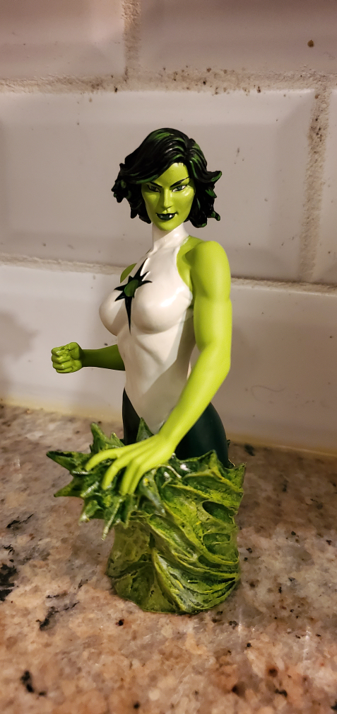 JADE WOMEN OF DC STATUE - photo 4