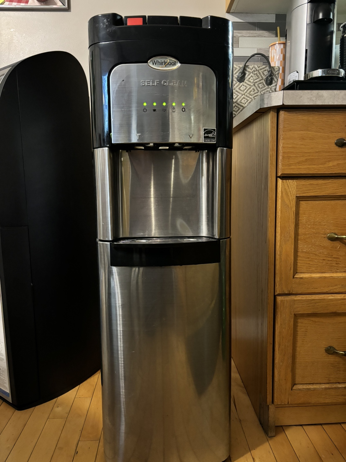 Whirlpool water dispenser - photo 2
