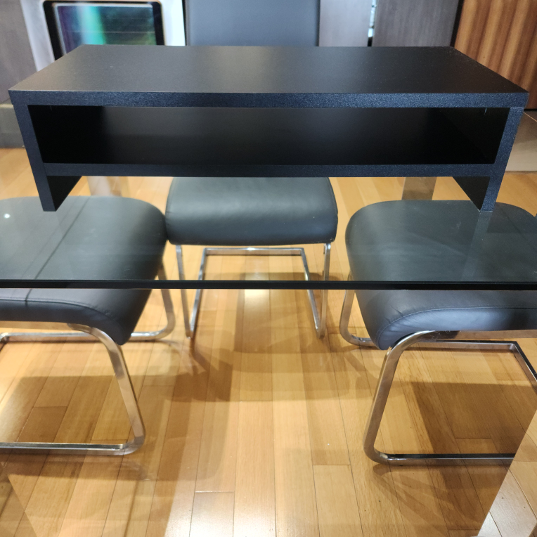 Monitor riser for large monitor stands