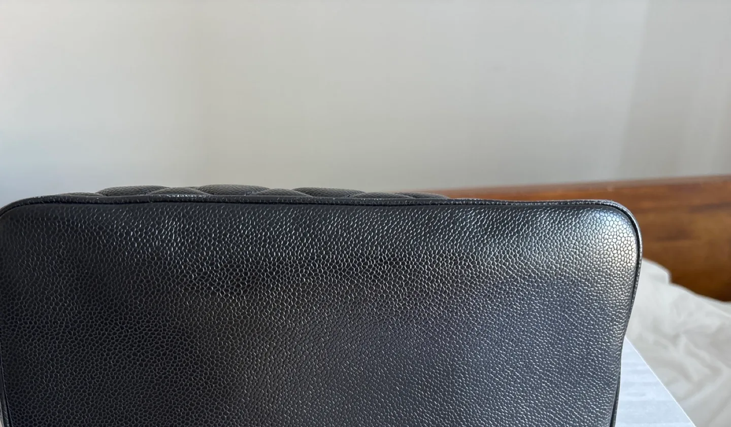 100% authentic Chanel caviar medallion Tote image indicator(2)