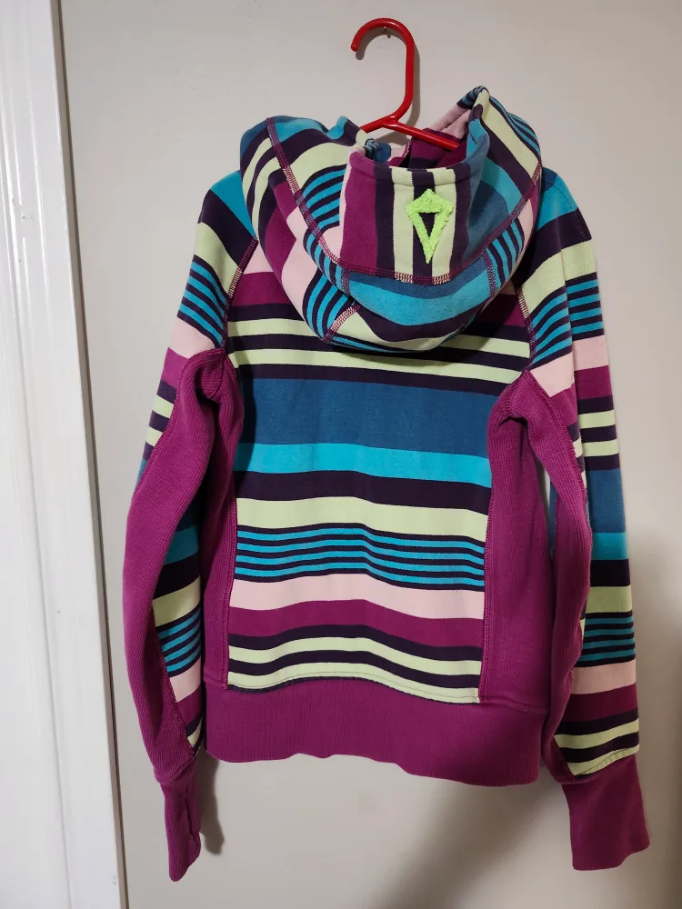 $20 girl ivivva hoodie (10) image indicator(5)