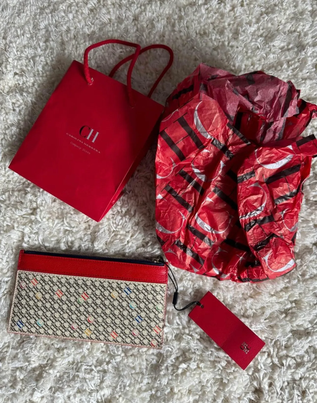 Carolina Herrera Red & Beige Clutch image indicator(3)