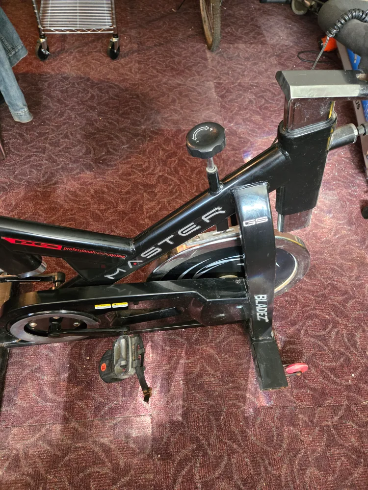 Bladez Fitness Master Indoor Cycling Bike image indicator(7)