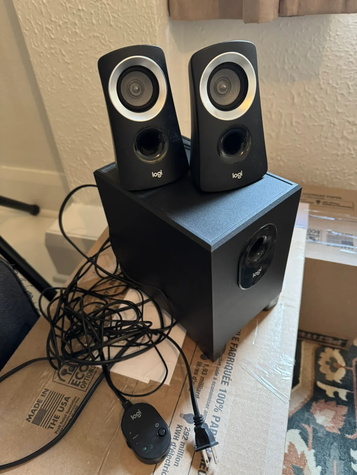 Logitech Speaker System thumbnail