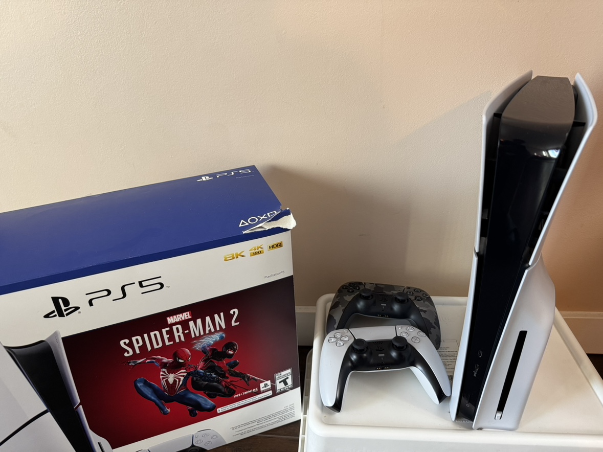 PS5 disk edition with 2 controllers