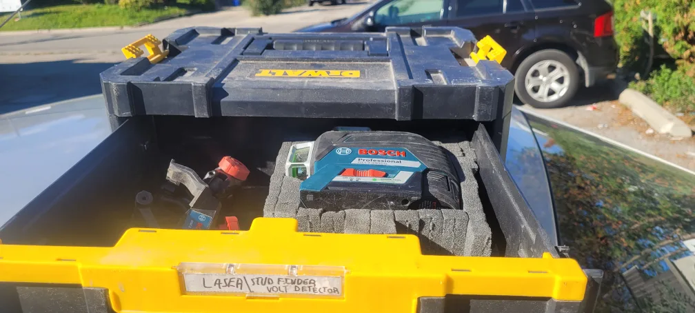 Bosch GLL3-30C Laser Level image indicator(3)