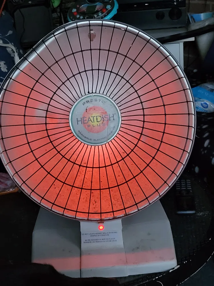 Presto HeatDish Plus Electric Heater image indicator(2)