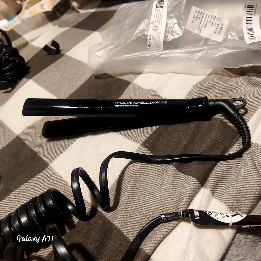 MINI- HAIR STRAIGHTENERS (3) image indicator(2)