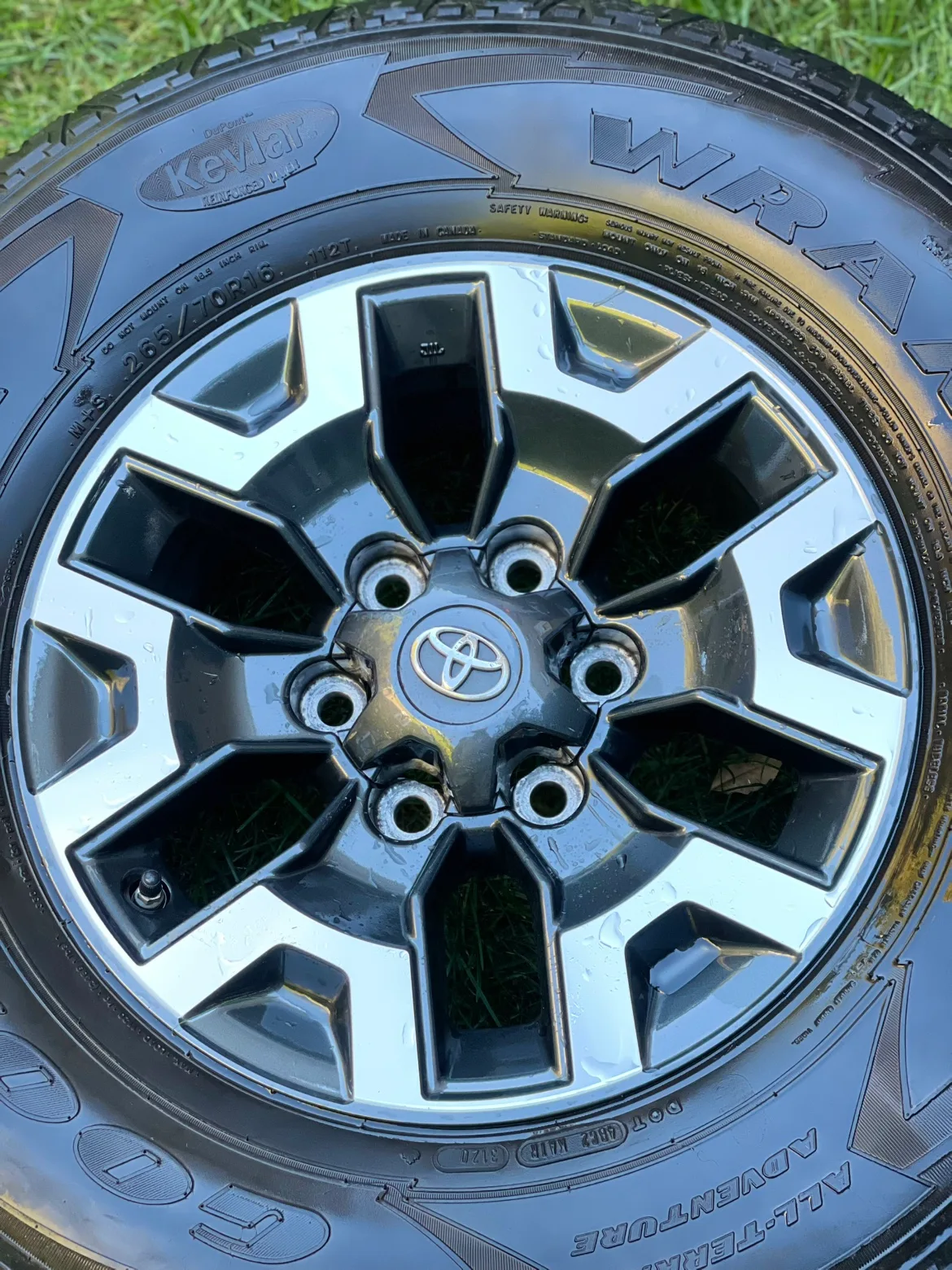 16 inch Toyota Tacoma OEM Wheels image indicator(2)
