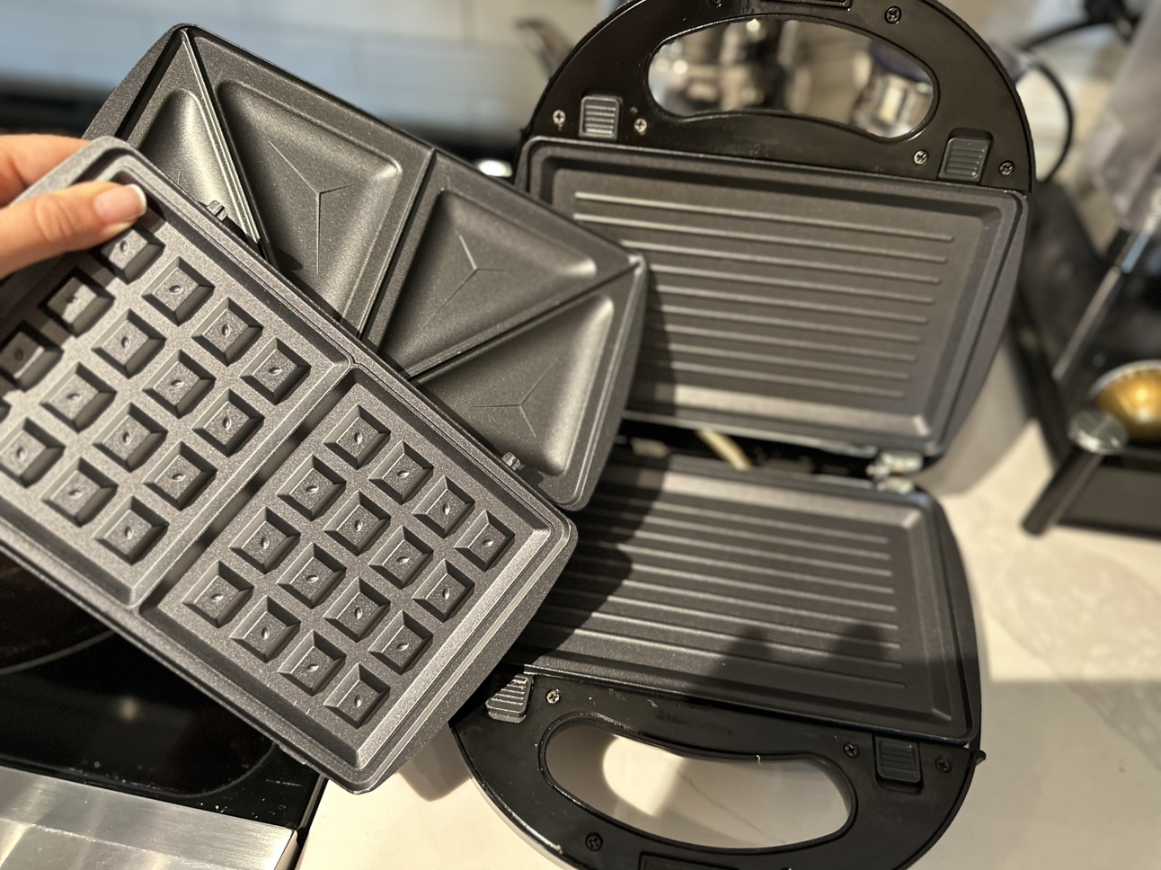 3-in-1 Sandwich Maker, Grill & Waffle Iron - photo 3