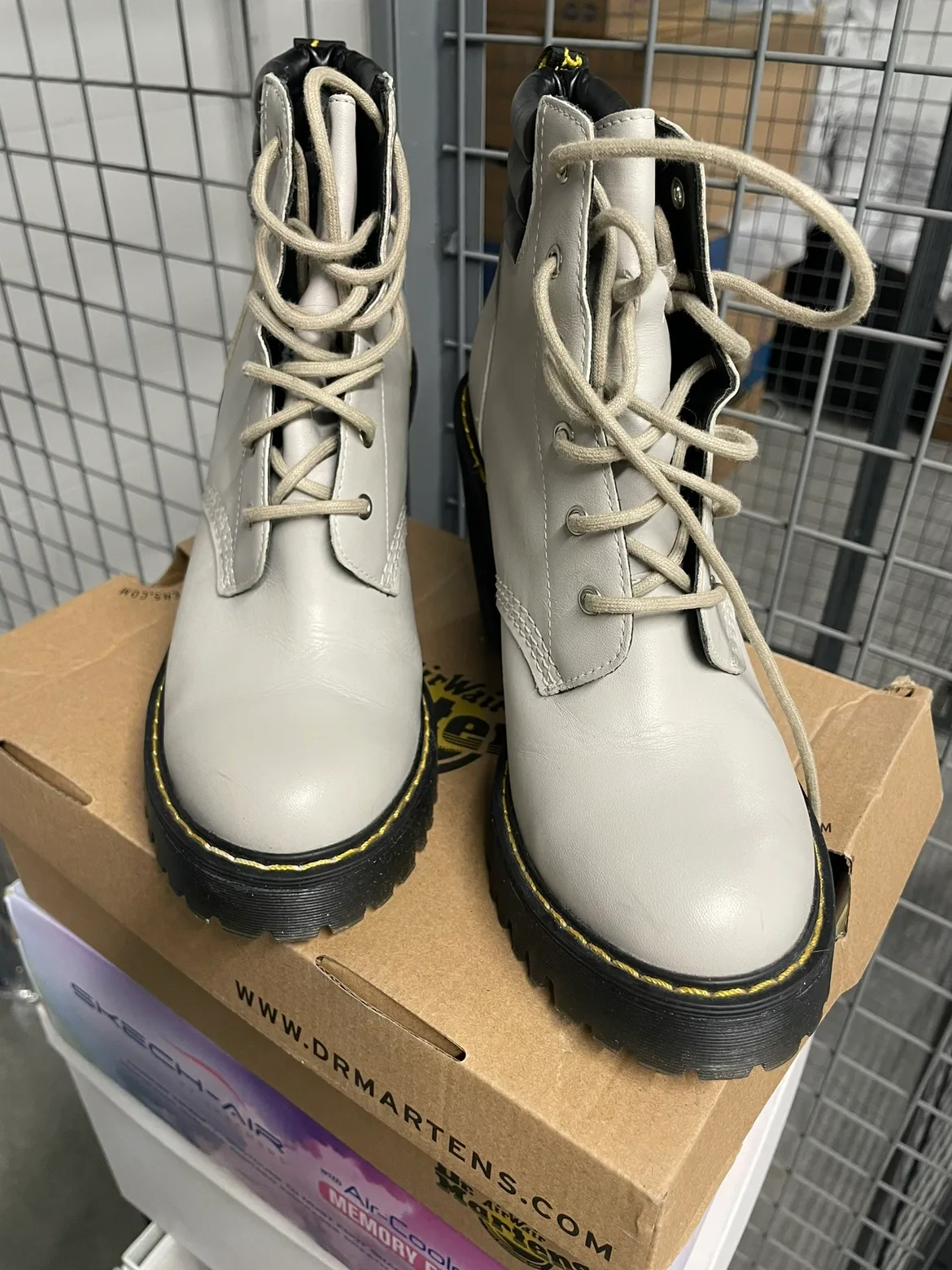 Dr. Martens Women's Boots image indicator(2)