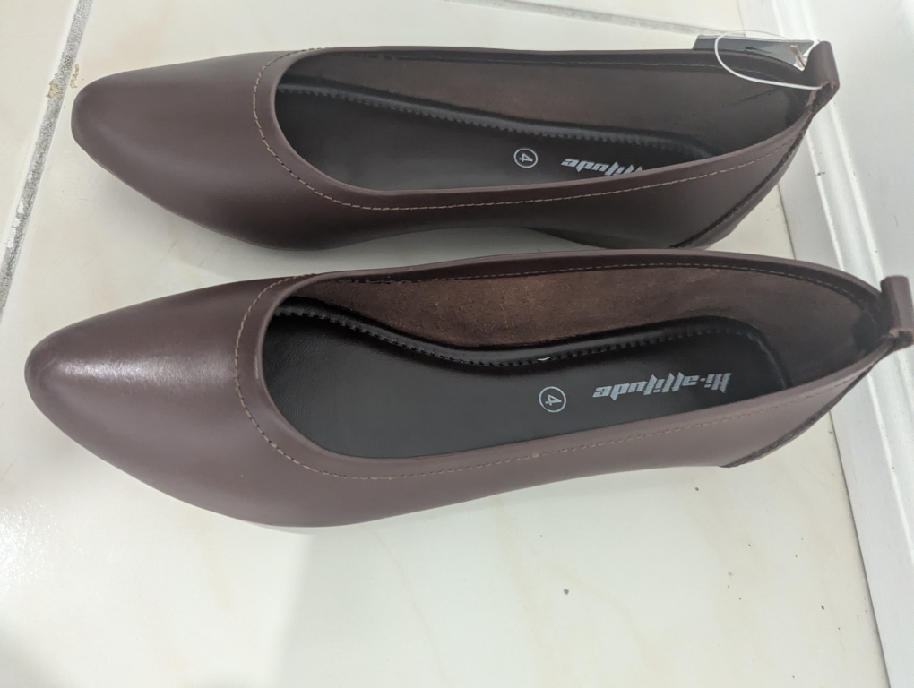Brown Flats/ Sandals - NEW - photo 2