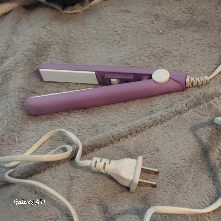 MINI- HAIR STRAIGHTENERS (3) image indicator(9)