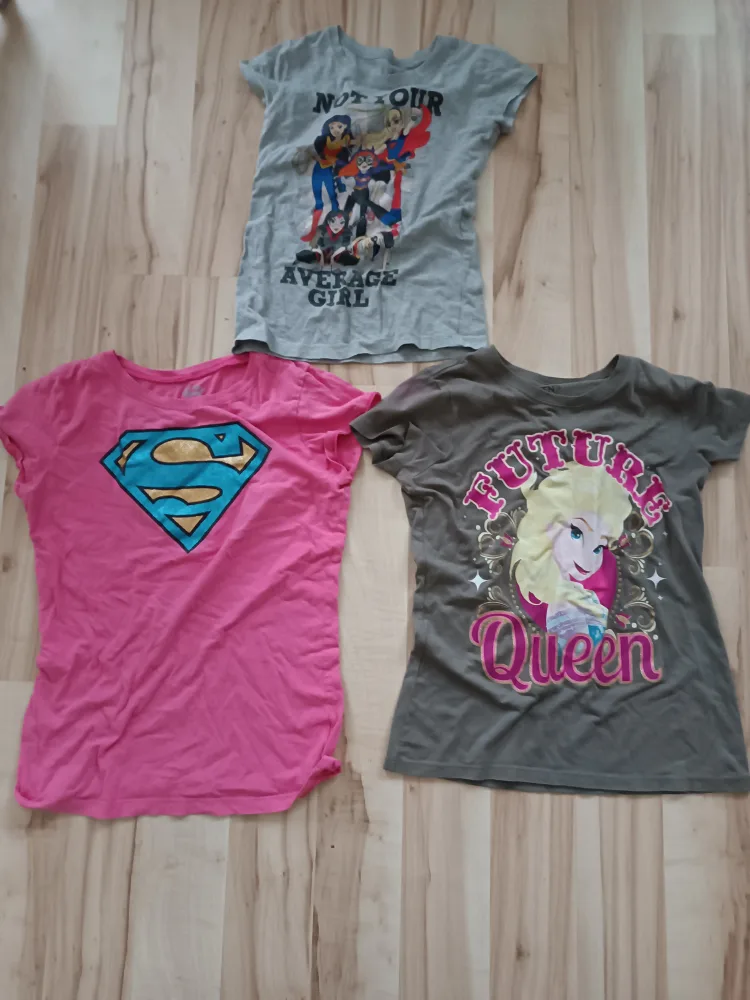 3 Girl's T-shirts thumbnail