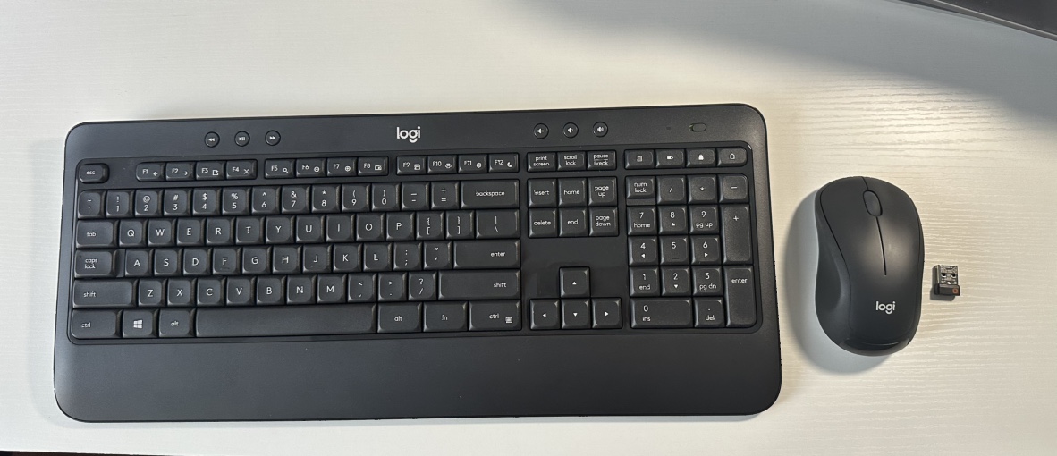 Logitech MK540 Advanced Wireless Keyboard and Mouse Combo