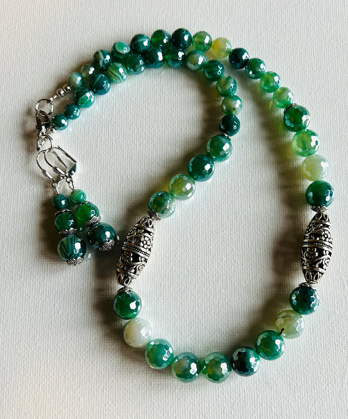 Gemstone necklace sets and bracelets image indicator(4)