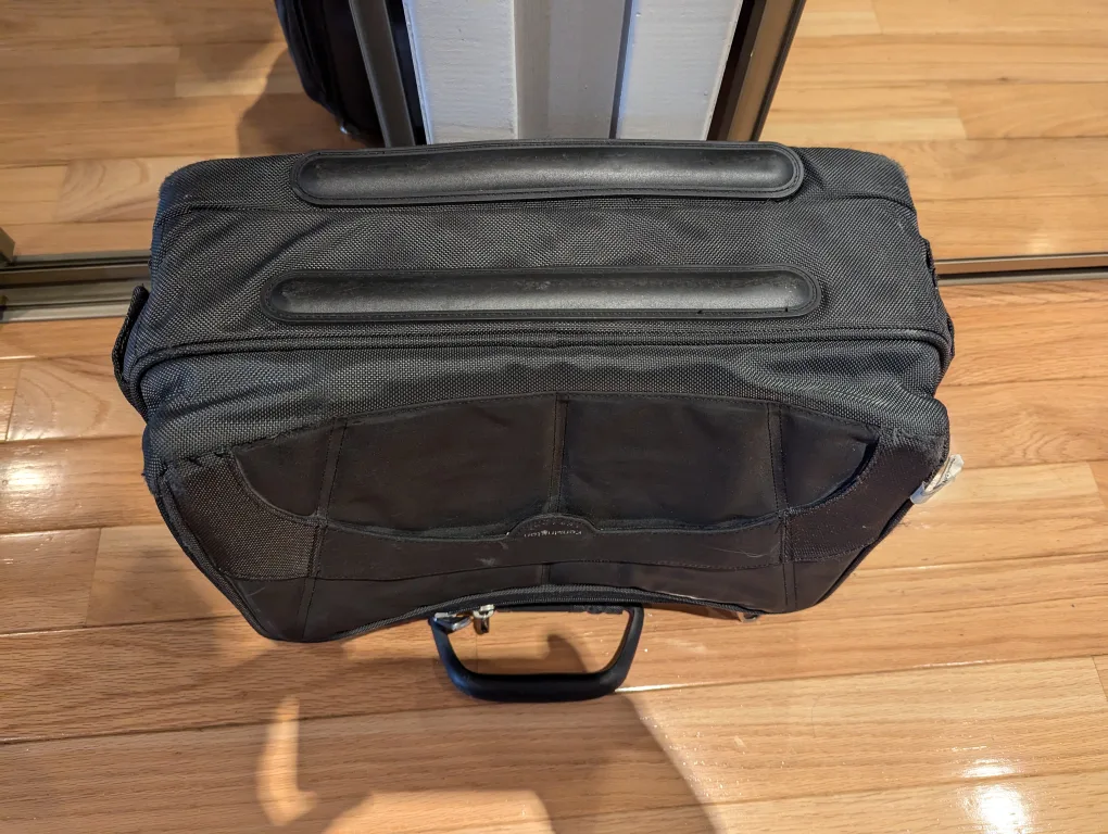 Kensington 17 inch laptop bag image indicator(8)