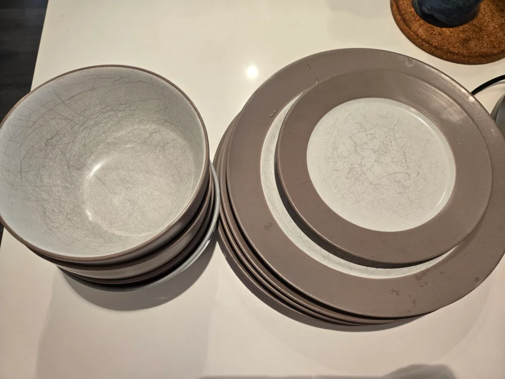 Set of Dishes thumbnail