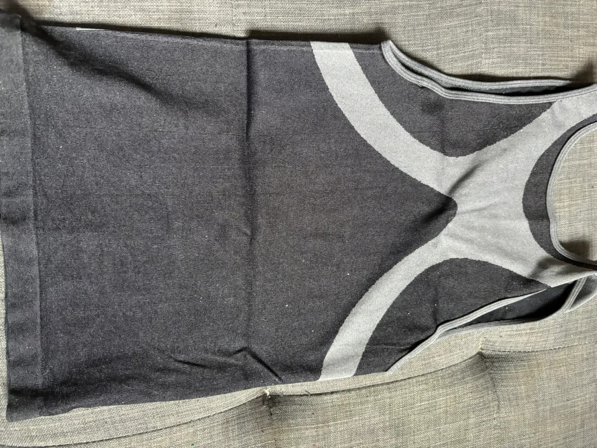 BNIB Black and Grey Seamless Compression Tank Top image indicator(4)