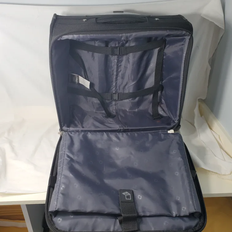 SwissGear Rolling Carry-On Suitcase image indicator(6)