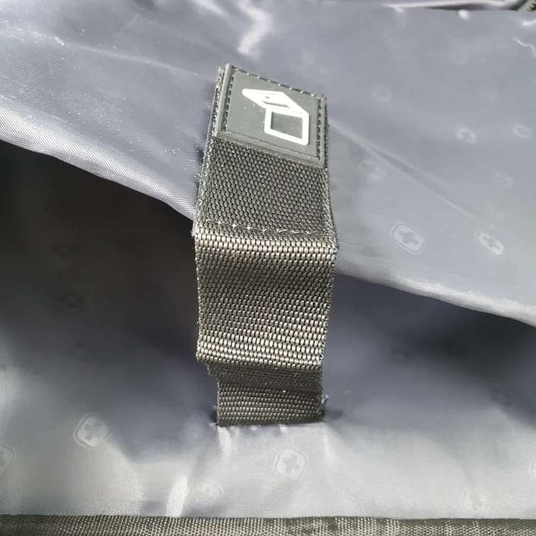 SwissGear Rolling Carry-On Suitcase image indicator(8)