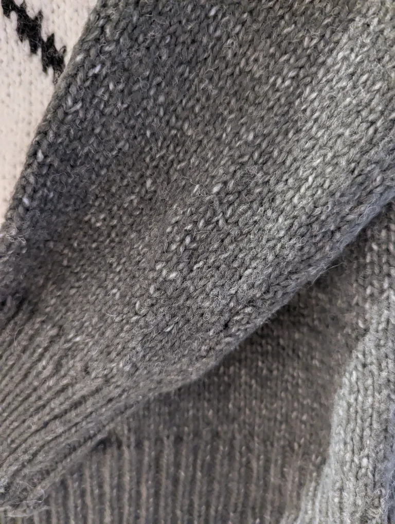 Polar bear sweater image indicator(4)