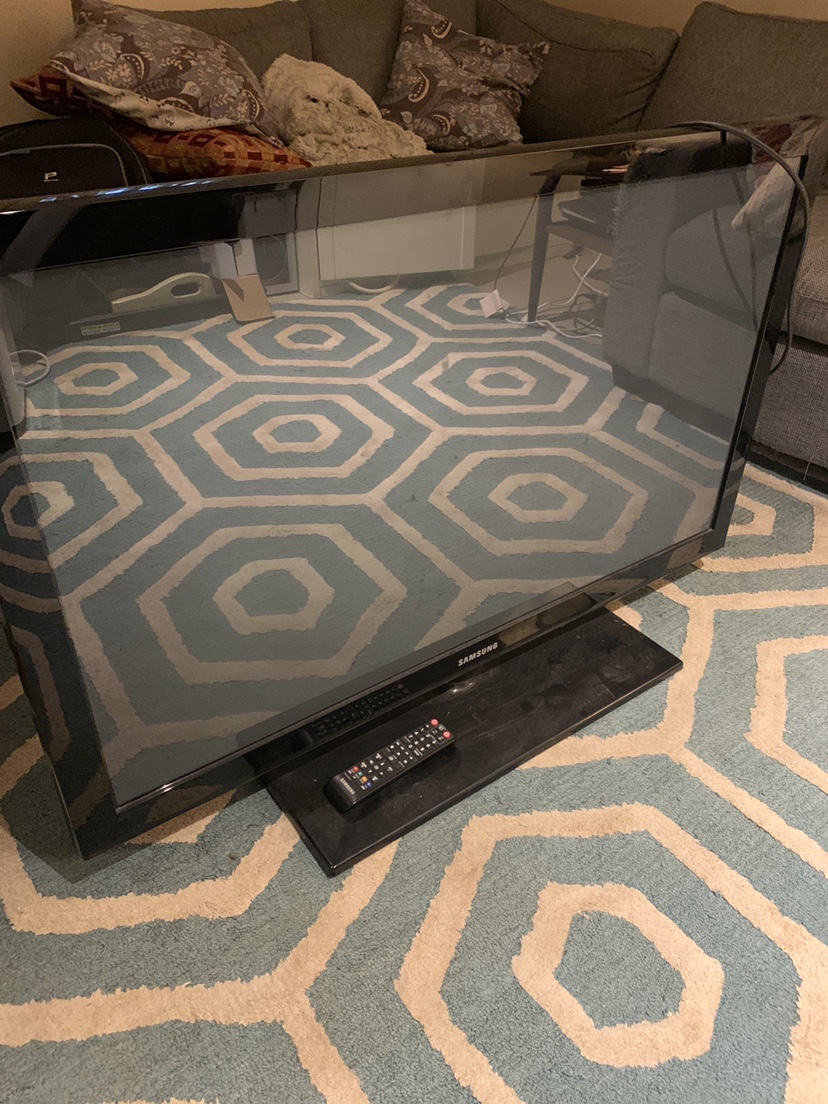 Samsung 40" TV - Freecycle