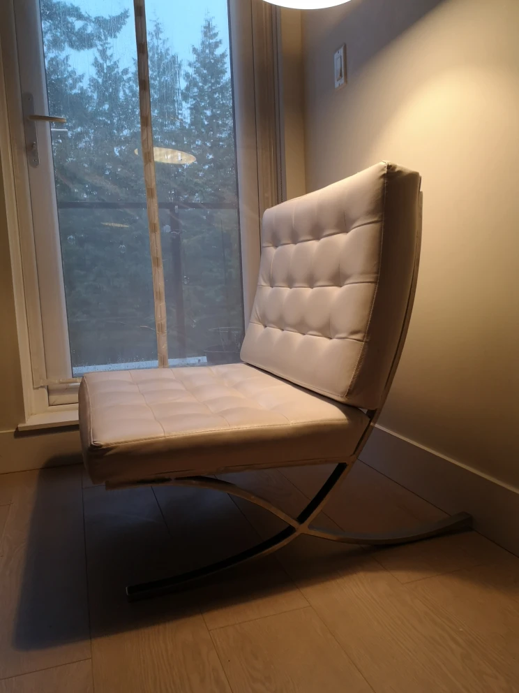 White lounge Chair- Barcelona style - photo 4