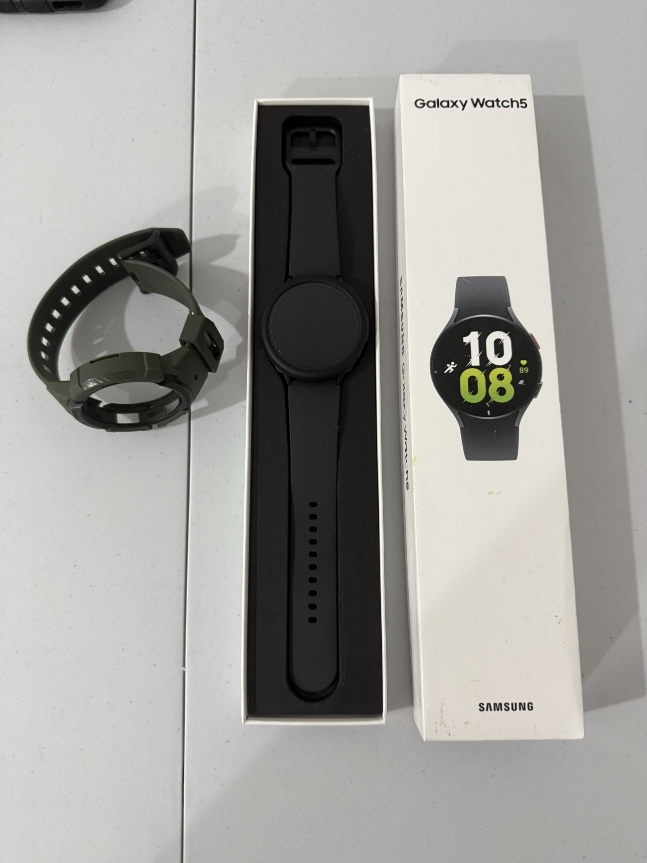 Samsung Galaxy Watch 5 44mm with Spigen Case - photo 2