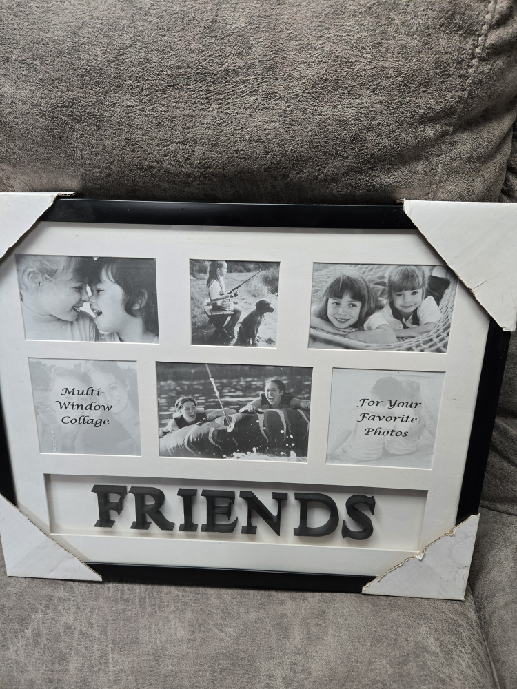 Multi-Window Collage Picture Frame - FRIENDS